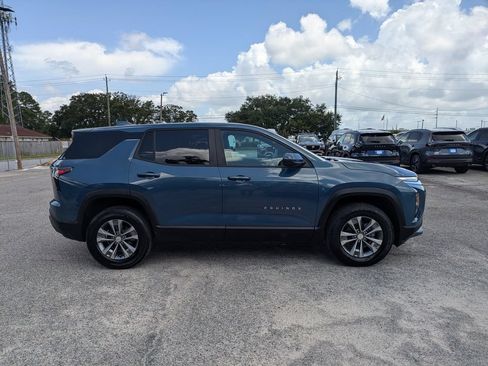 Used 2025 Chevrolet Equinox LT FWD image 3