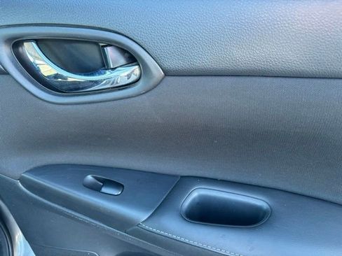 Used 2018 Nissan Sentra S image 19