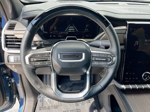 Used 2025 GMC Acadia Denali w/ Super Cruise Package image 11