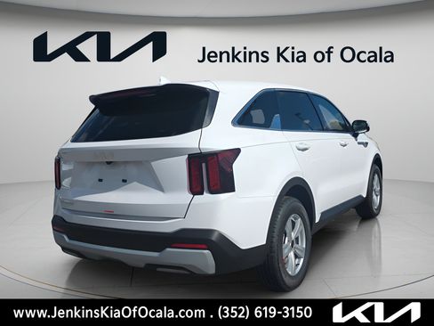 New 2026 Kia Sorento LX FWD image 3