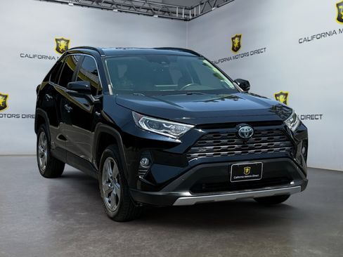 Used 2020 Toyota RAV4 Limited image 7