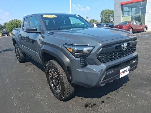 Used 2024 Toyota Tacoma TRD Off-Road w/ TRD Off Road Premium Package AWD/4WD image 5
