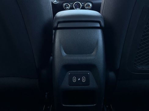 Used 2025 Hyundai Venue SEL image 12