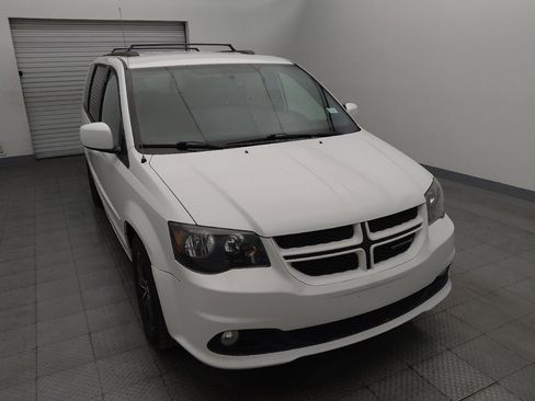 Used 2017 Dodge Grand Caravan GT FWD image 14