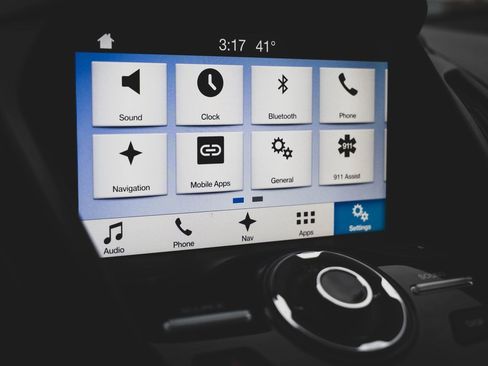 Used 2017 Ford Escape Titanium image 18