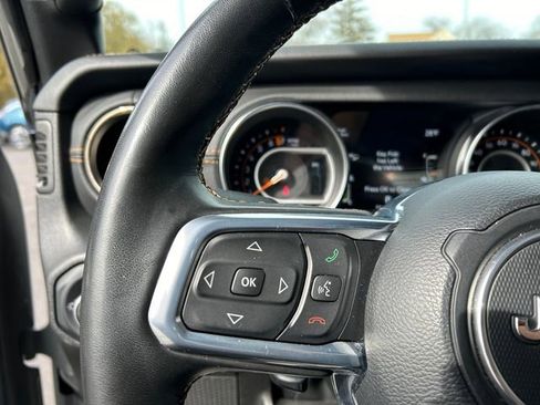 Used 2022 Jeep Gladiator Overland image 12