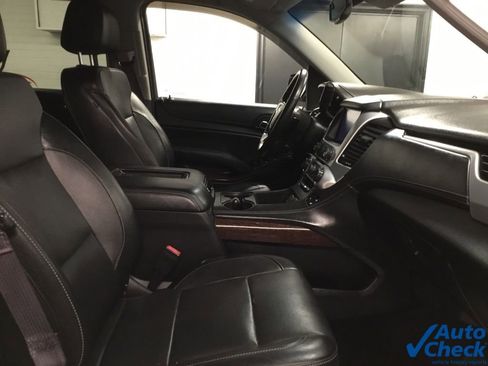 Used 2017 GMC Yukon SLT image 39