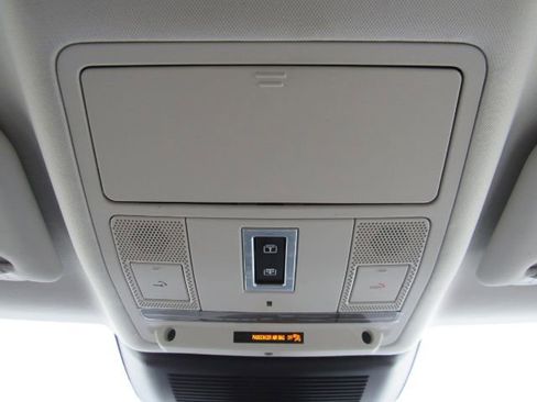 Used 2022 Jaguar E-PACE SE image 52