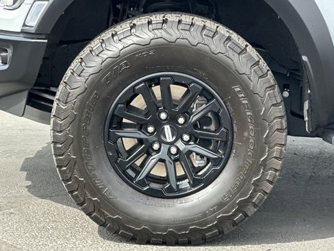 Used 2025 Ford F150 Raptor AWD/4WD image 25