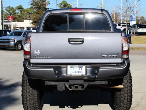Used 2010 Toyota Tacoma PreRunner image 4