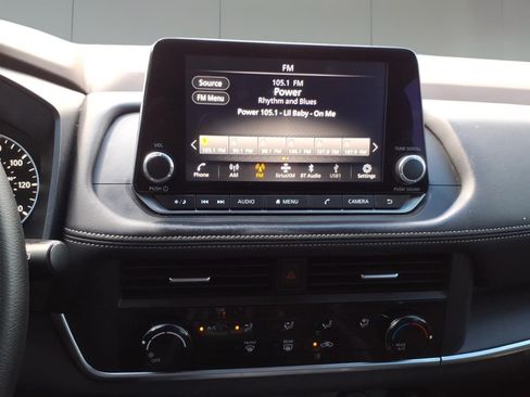 Used 2023 Nissan Rogue S AWD/4WD image 13