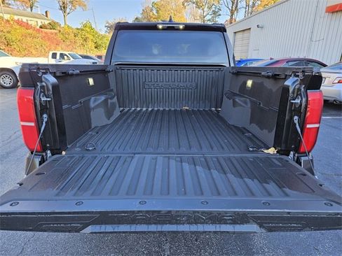 Used 2024 Toyota Tacoma TRD Sport image 14