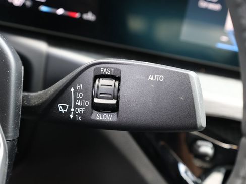 Used 2025 BMW 330i Sedan w/ Premium Package RWD image 42