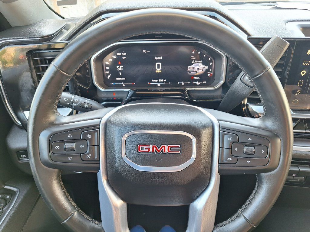 Used 2026 GMC Sierra 1500 SLT AWD/4WD image 15