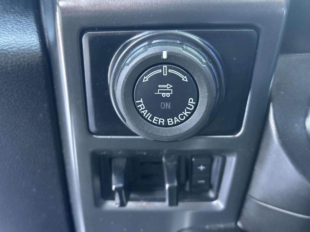 Used 2017 Ford F150 XLT w/ Equipment Group 302A Luxury AWD/4WD image 13