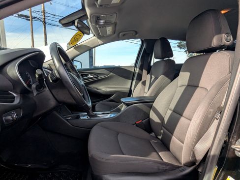 Used 2021 Chevrolet Malibu RS image 2