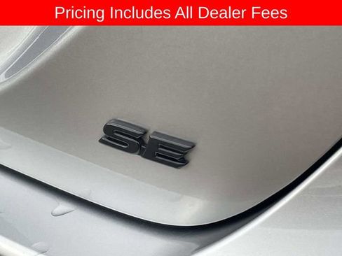 Used 2023 Toyota Camry SE FWD image 8