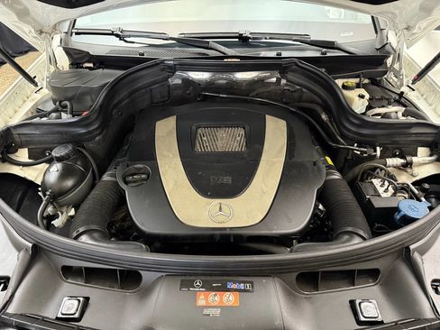 Used 2010 Mercedes-Benz GLK 350 4MATIC image 30