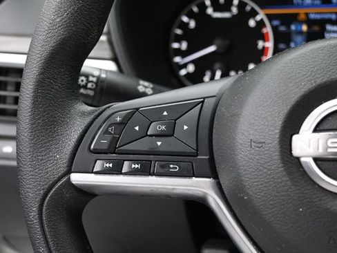 Used 2023 Nissan Altima 2.5 SV FWD image 15
