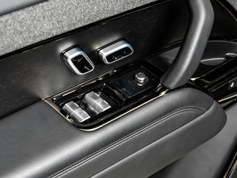 Used 2024 Land Rover Range Rover Sport Dynamic SE image 45