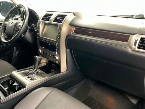 Used 2019 Lexus GX 460 GX 460 w/ Navigation Package image 25