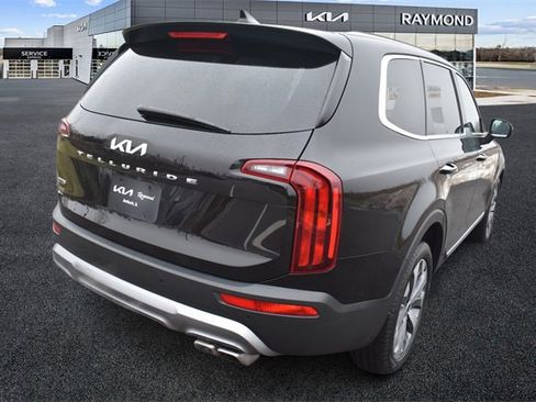 Used 2022 Kia Telluride S image 3