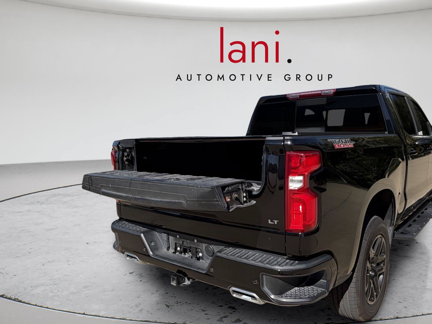 Used 2024 Chevrolet Silverado 1500 LT Trail Boss w/ LT Trail Boss Premium Package AWD/4WD image 22