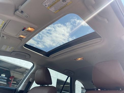 Used 2019 Subaru Outback 3.6R Touring AWD/4WD image 33