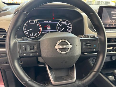 Used 2025 Nissan Rogue SV AWD/4WD image 29