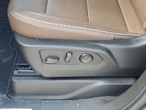 Used 2024 Chevrolet Tahoe High Country AWD/4WD image 16