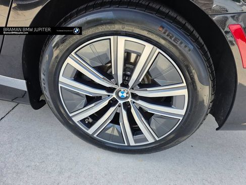 Certified 2023 BMW i7 xDrive60 w/ Parking Assistance Package AWD/4WD image 17