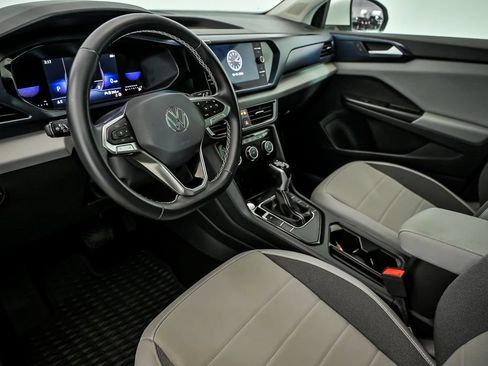 Certified 2023 Volkswagen Taos SE w/ Panoramic Sunroof Package FWD image 11