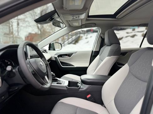 Used 2023 Toyota RAV4 XLE w/ Convenience Package image 14