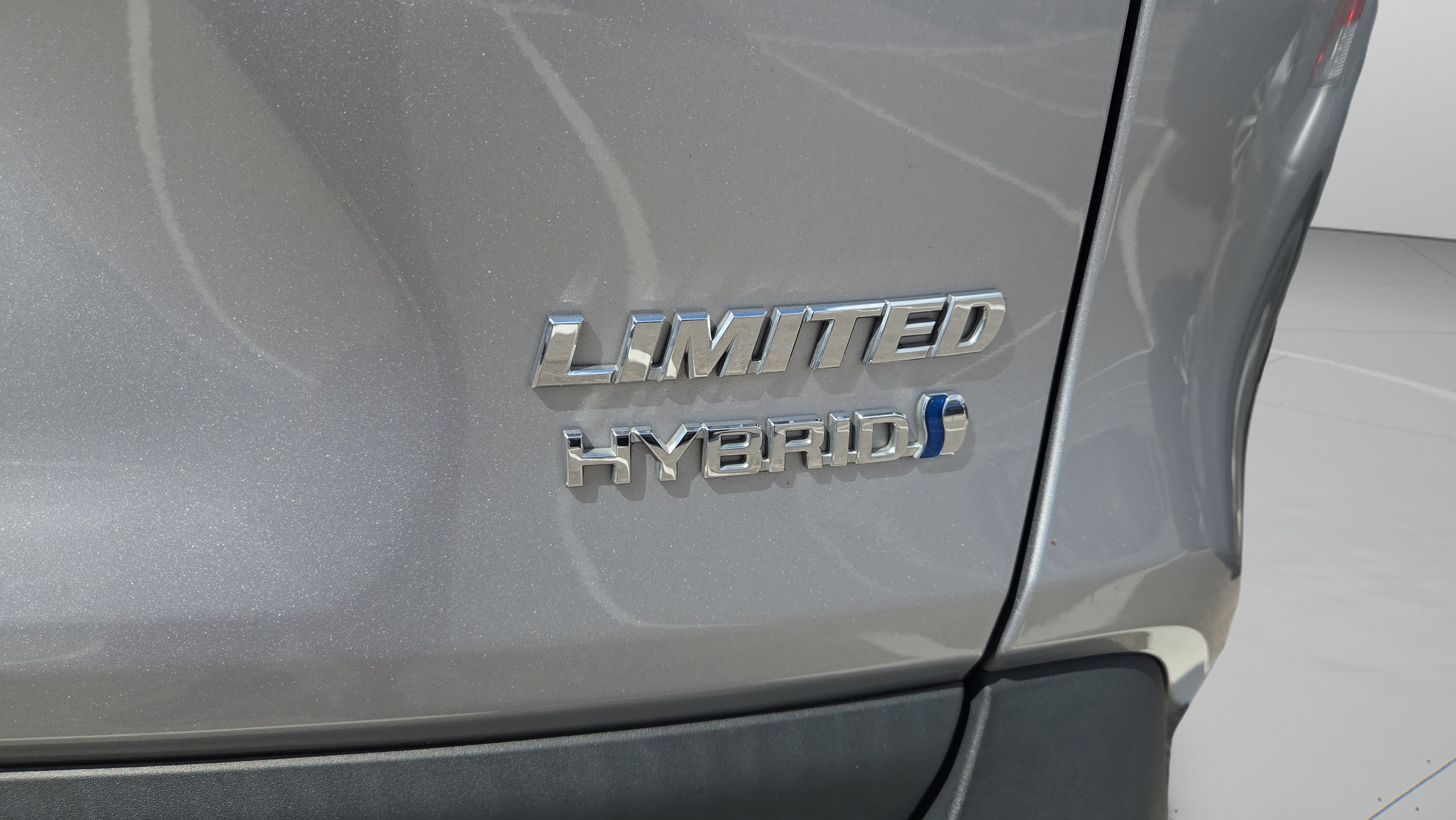 Certified 2021 Toyota RAV4 Limited w/ Limited Grade Weather Package AWD/4WD image 5
