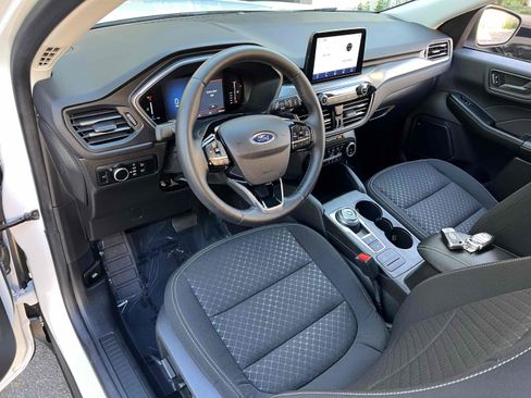 Used 2024 Ford Escape Active image 3