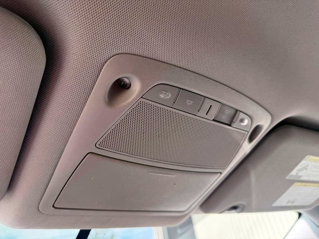 Used 2016 Nissan Rogue SV FWD image 29