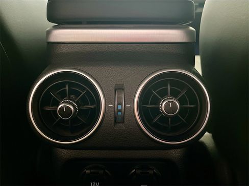 Used 2022 Kia Stinger GT2 image 26