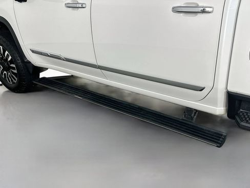 Used 2024 Chevrolet Silverado 2500 High Country w/ High Country Premium Package AWD/4WD image 22