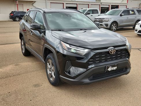Used 2024 Toyota RAV4 XLE image 6