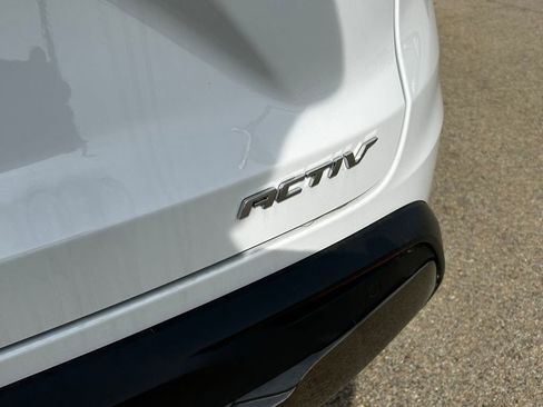 New 2026 Chevrolet Trax ACTIV w/ Sunroof Package FWD image 33