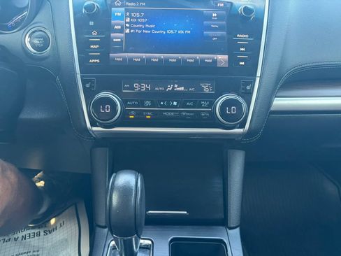 Used 2018 Subaru Outback 3.6R Touring AWD/4WD image 15