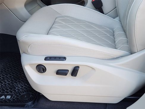 Used 2024 Volkswagen Atlas SEL Premium R-Line image 23