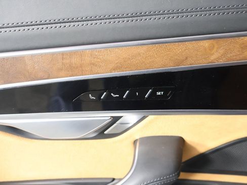 Used 2023 Audi A8 L 3.0T image 42