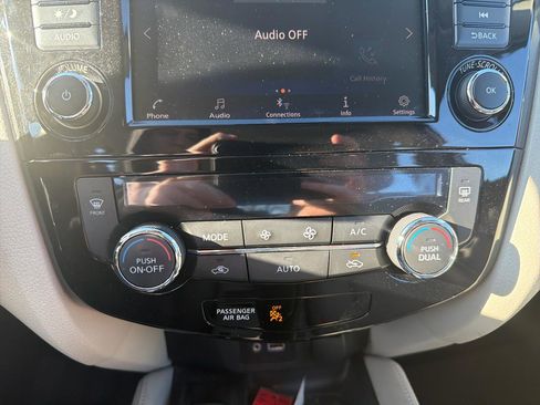 Used 2020 Nissan Rogue Sport SV w/ Technology Package AWD/4WD image 25