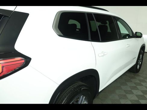 Used 2025 GMC Acadia Elevation image 19