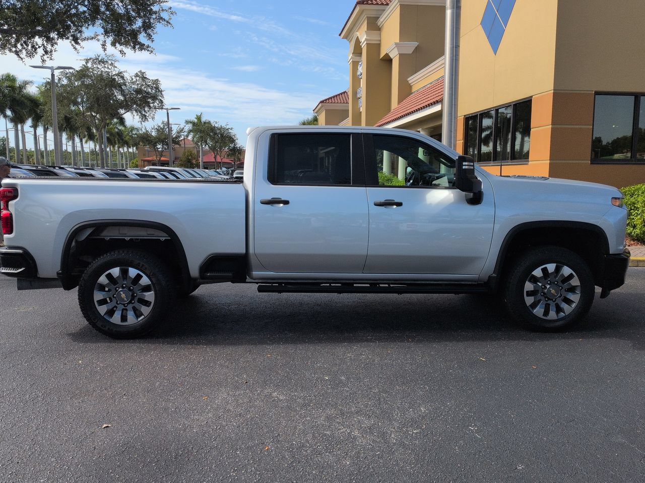 Used 2023 Chevrolet Silverado 2500 Custom w/ Custom Value Package AWD/4WD image 3