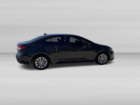 Used 2024 Toyota Corolla LE w/ LE Convenience Package FWD image 5