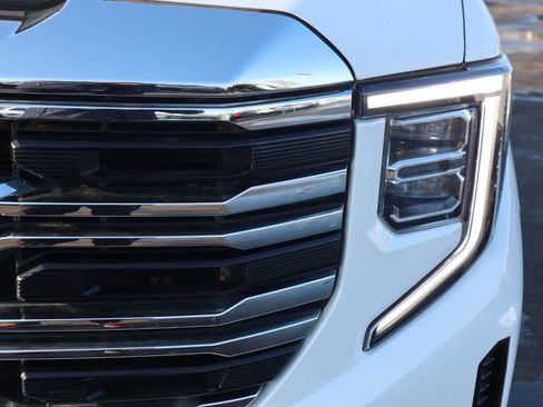 Certified 2024 GMC Sierra 1500 SLT image 9