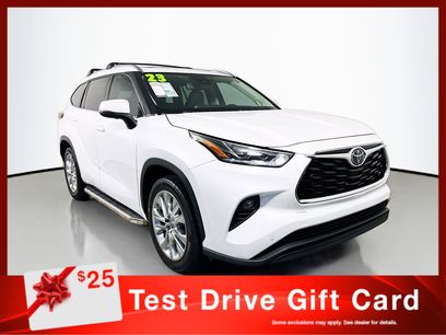 Used 2023 Toyota Highlander Limited