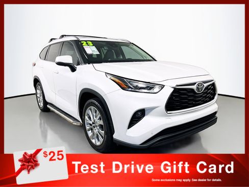 Used 2023 Toyota Highlander Limited FWD image 1